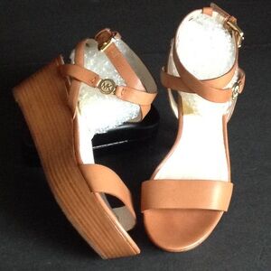 🍂🔴🍂 MK 'Michael Kors' - Strappy Wedge Sandals